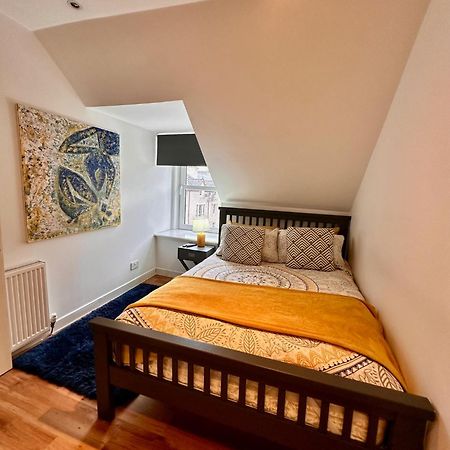 3-Bedroom Flat In The City Centre Next To The River Ness 因弗内斯 外观 照片
