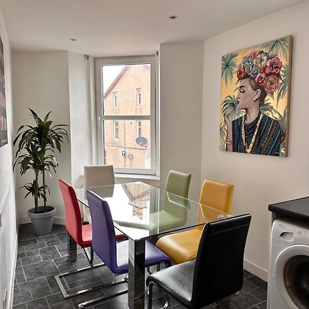 3-Bedroom Flat In The City Centre Next To The River Ness 因弗内斯 外观 照片