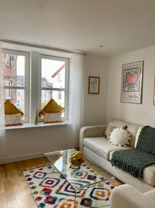 3-Bedroom Flat In The City Centre Next To The River Ness 因弗内斯 外观 照片