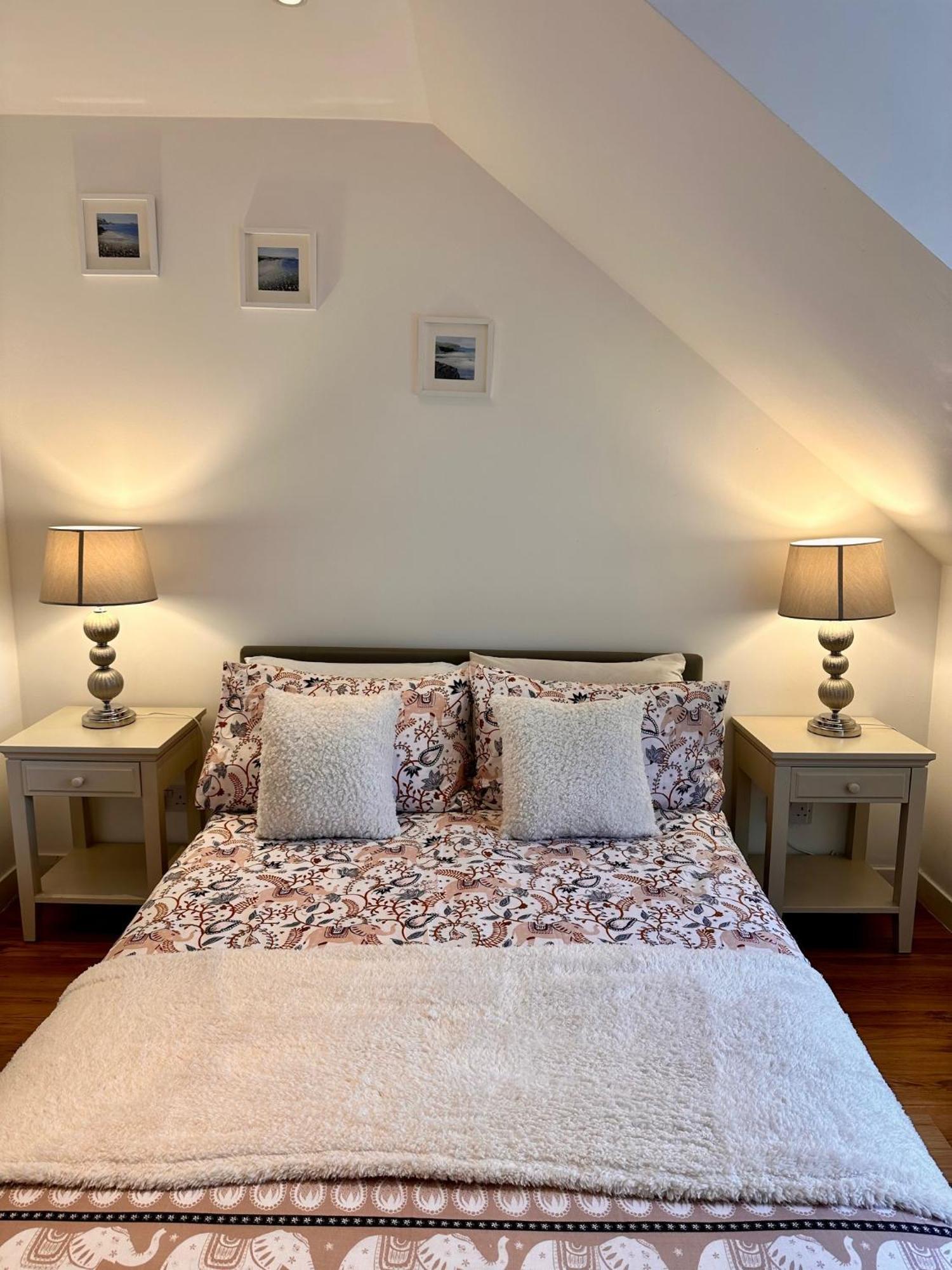 3-Bedroom Flat In The City Centre Next To The River Ness 因弗内斯 外观 照片